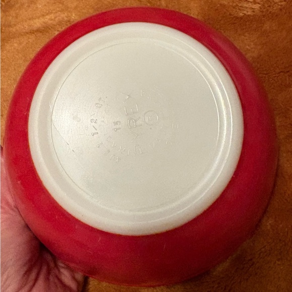 Antique vintage collectible PYREX glass Red Mixing Bowl - Picture 15 of 15